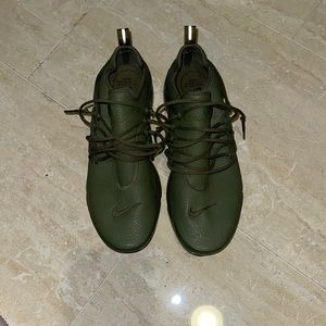 Women’s Army Green Leather Presto